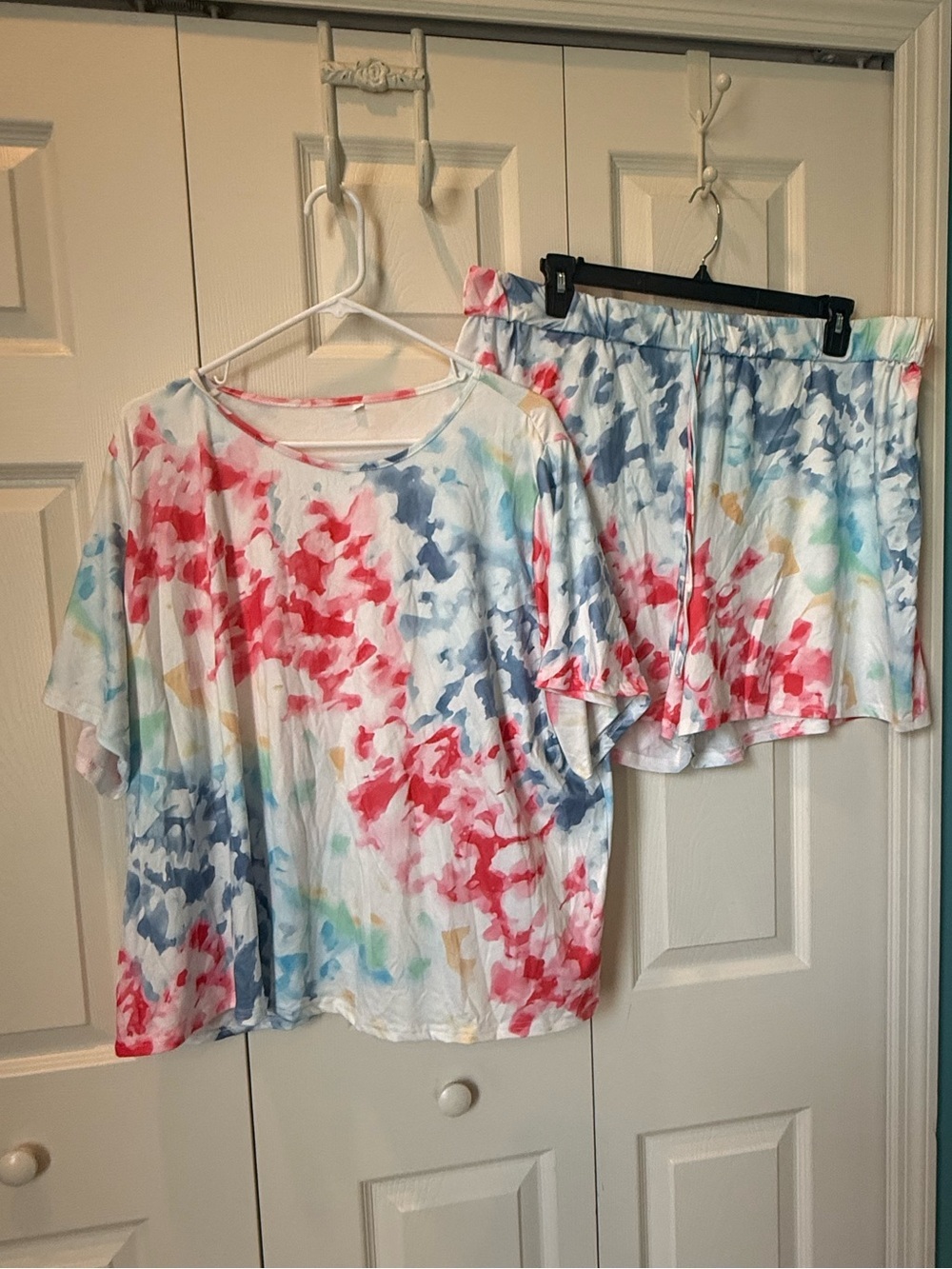 # Women's 4XL Multicolor Tie-Dye Lounge Set - Top & Shorts